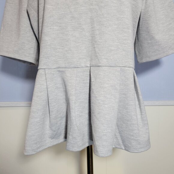 Simply Vera VeraWang XXL Light Heathered Gray Short Sleeve Ruffle Blouse - Picture 4 of 11